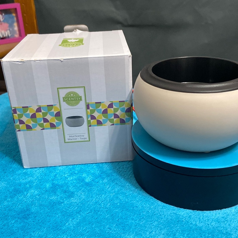 NIB - Scentsy Mod Warmer - Taupe